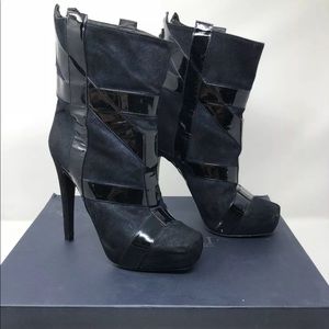 Aperlai Suede and Patent Leather Ankle Boots 38 high hill